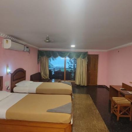 Sea Breeze Beach Resort Mahábalipuram Kültér fotó