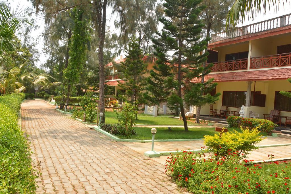 Sea Breeze Beach Resort Mahábalipuram Kültér fotó