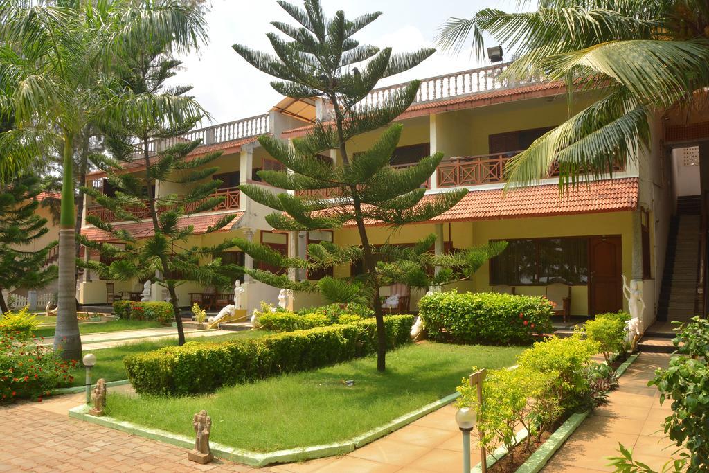 Sea Breeze Beach Resort Mahábalipuram Kültér fotó