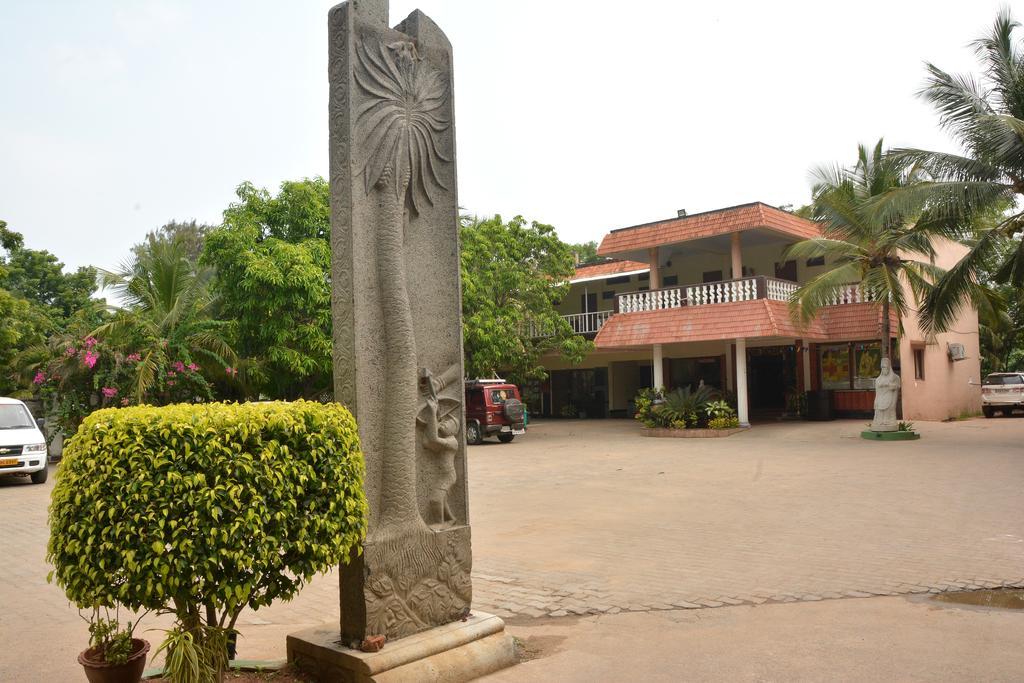 Sea Breeze Beach Resort Mahábalipuram Kültér fotó