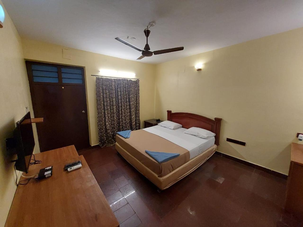 Sea Breeze Beach Resort Mahábalipuram Kültér fotó
