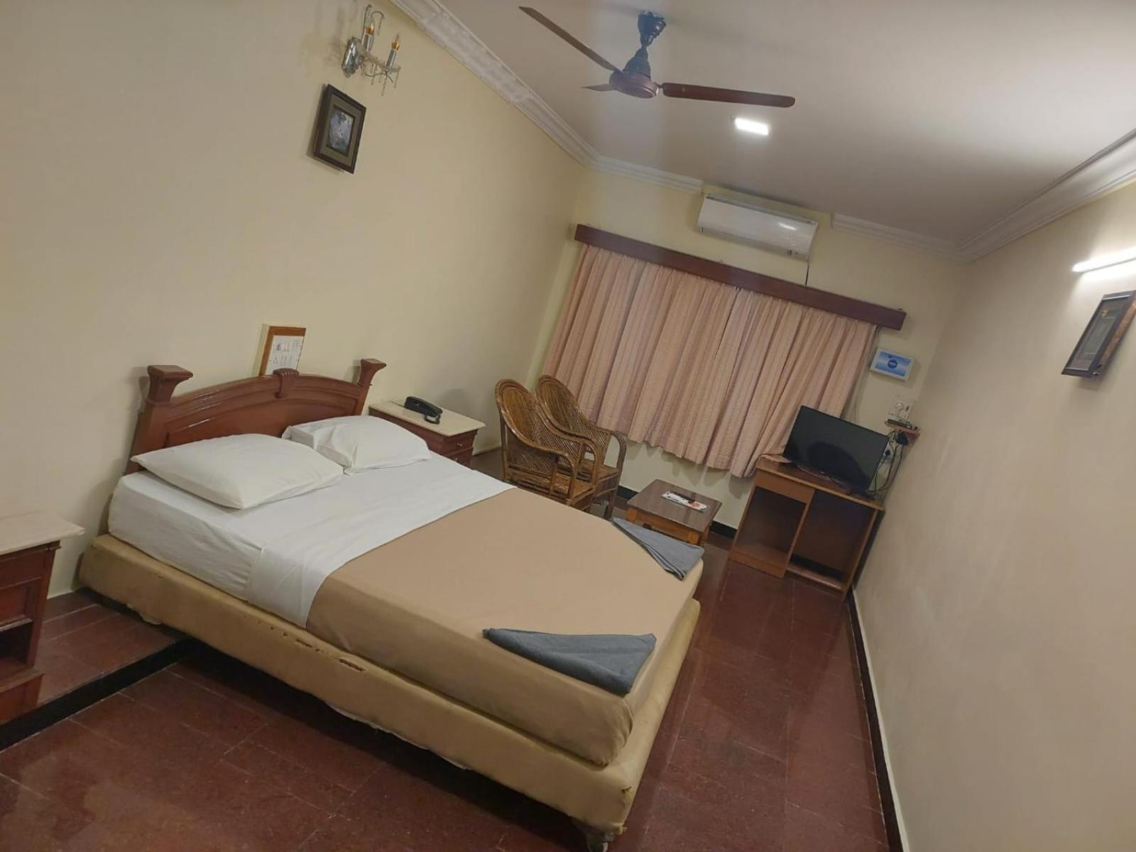 Sea Breeze Beach Resort Mahábalipuram Kültér fotó