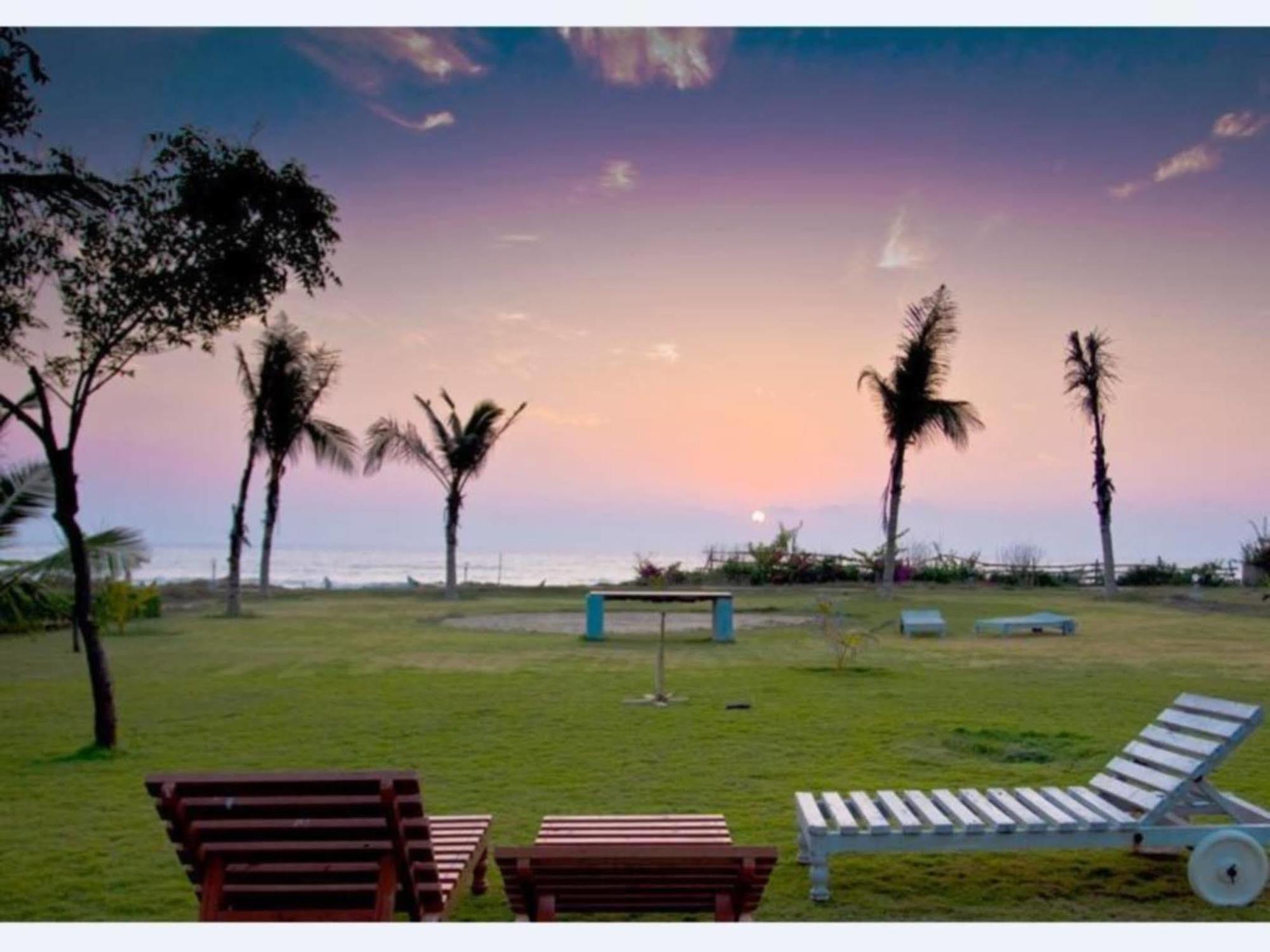 Sea Breeze Beach Resort Mahábalipuram Kültér fotó