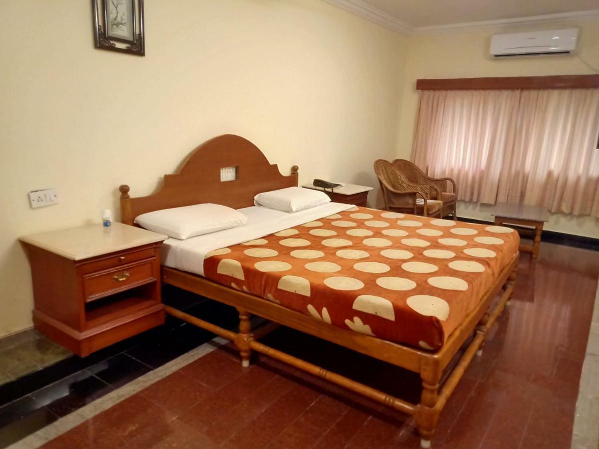 Sea Breeze Beach Resort Mahábalipuram Kültér fotó