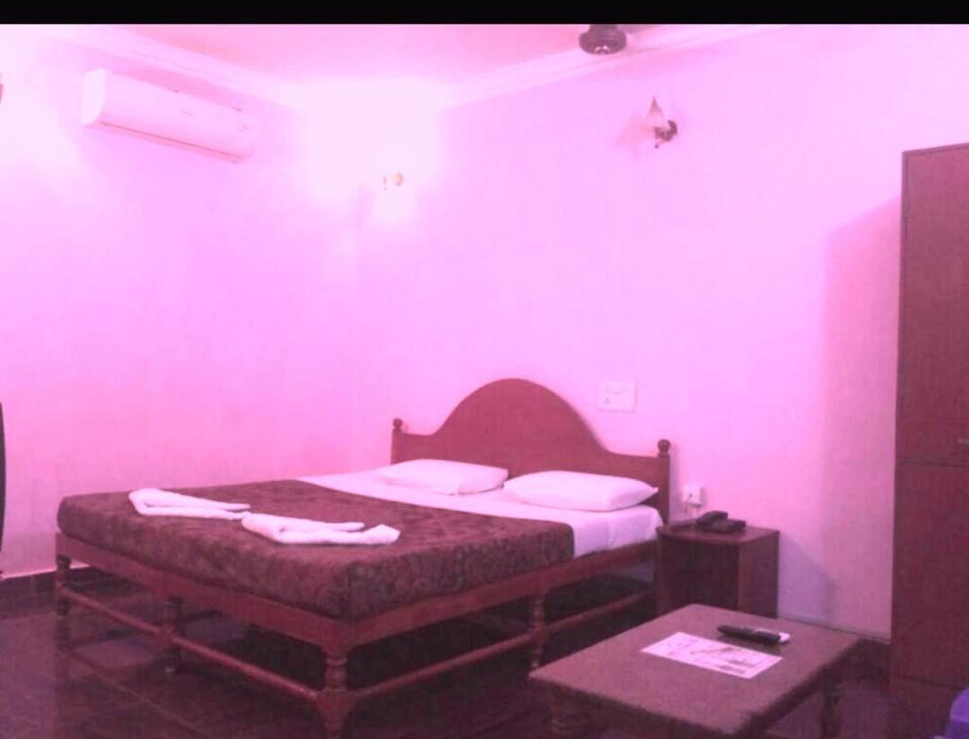 Sea Breeze Beach Resort Mahábalipuram Kültér fotó